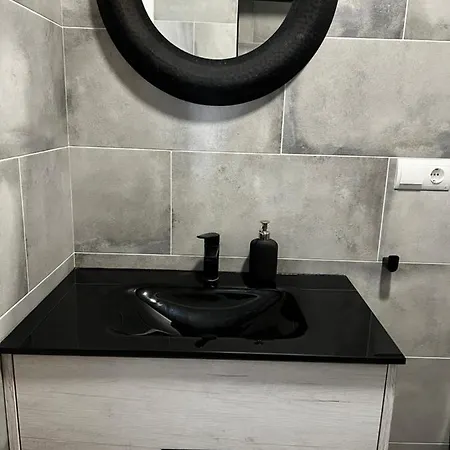 Apartment Near The Port, Of Arts And 10min To The